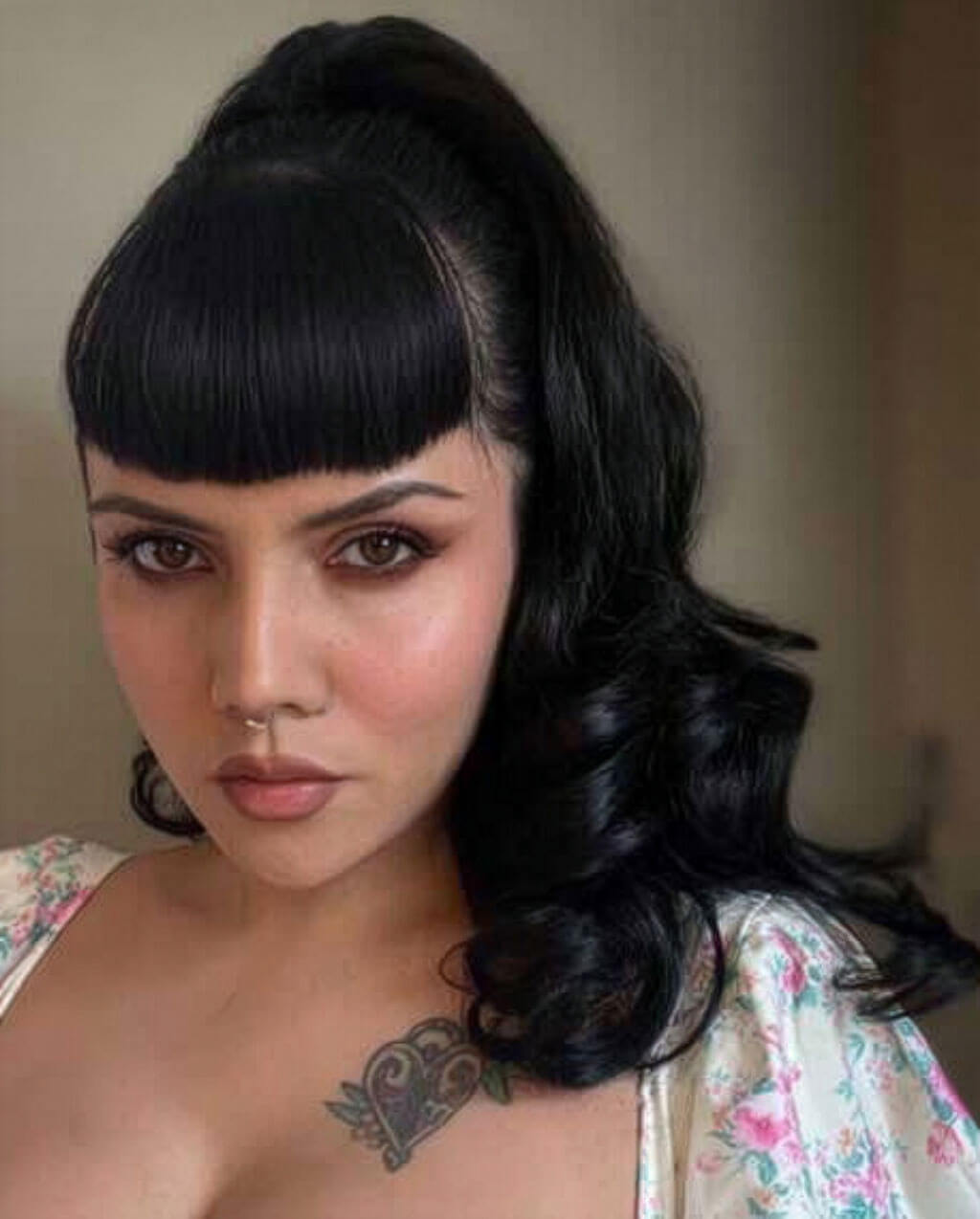 Curly ponytail hairpiece extension: Katy black 1b