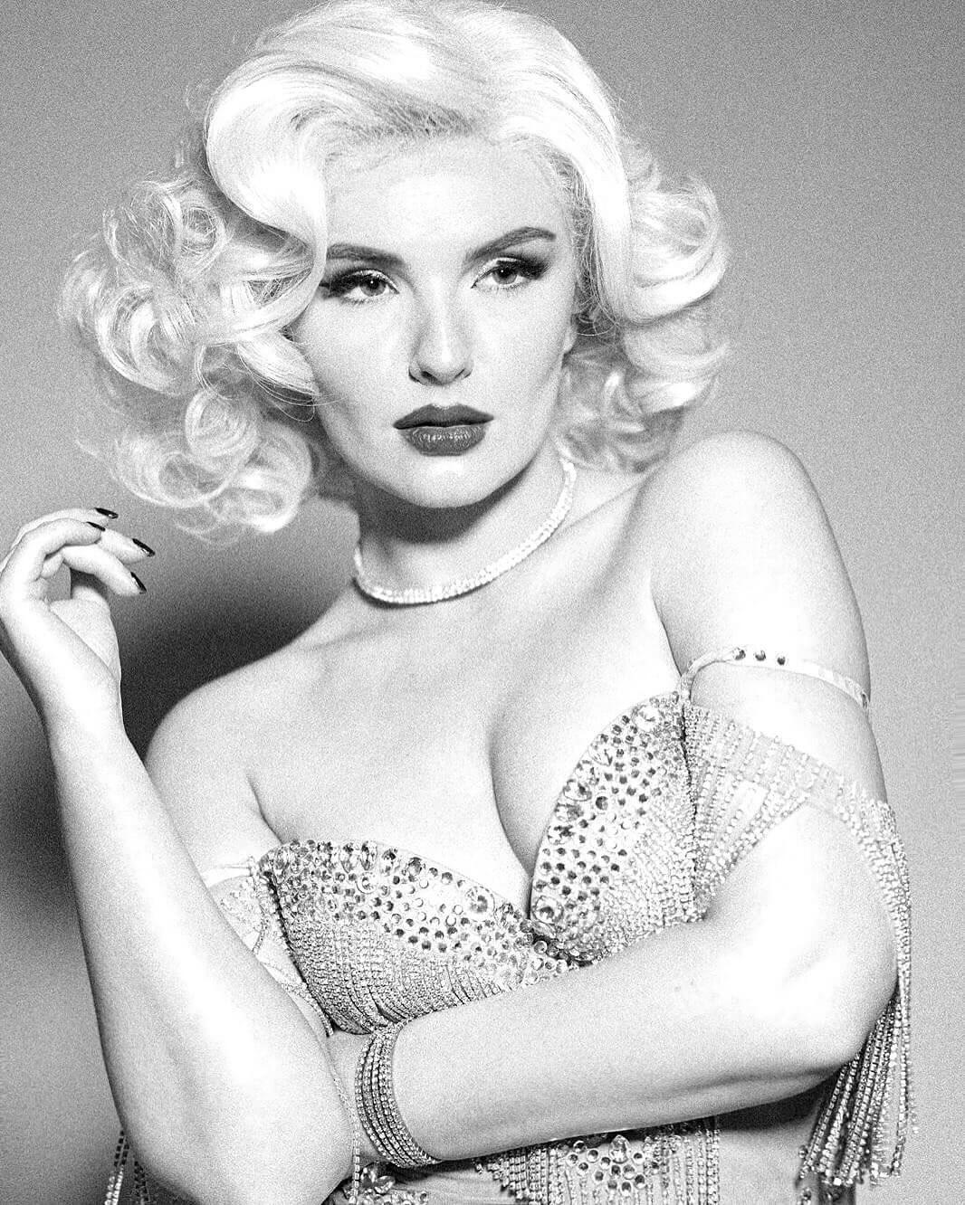 Blonde pinup wig, lace front, vintage style: Marilyn platinum white 1001
