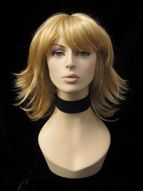 Wig, warm blonde with flicked tips: Mary freeshipping - AnnabellesWigs