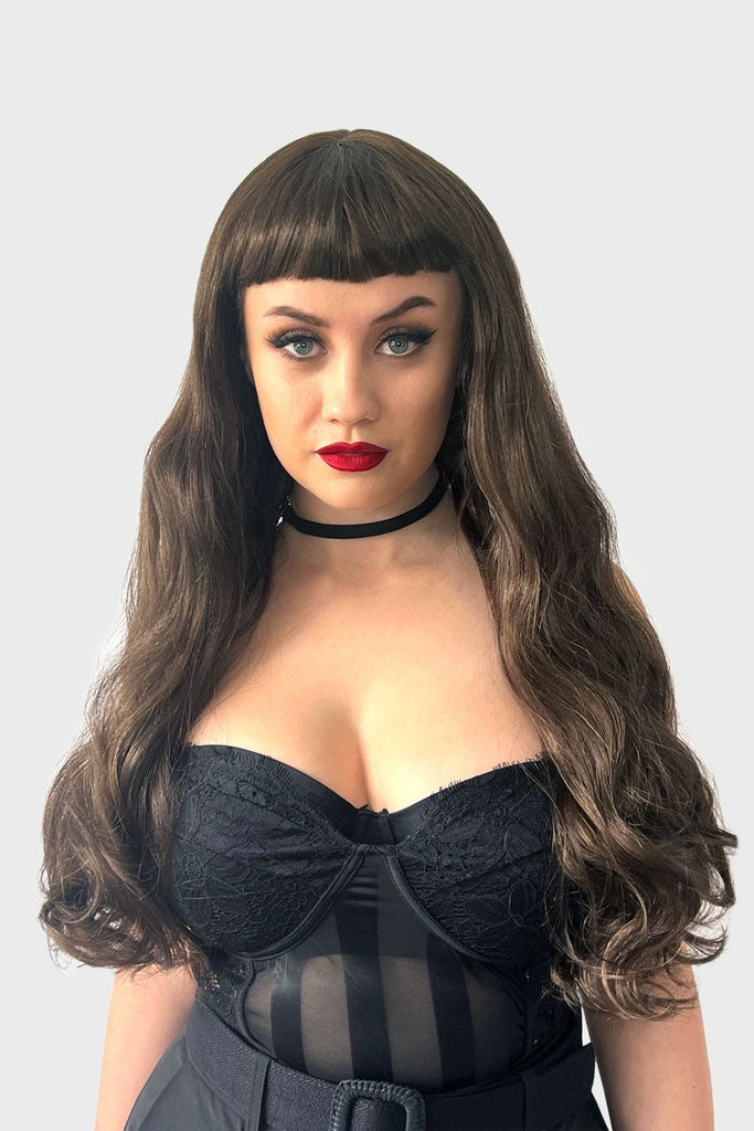 Long chestnut brown wig with blonde highlights and pinup-style fringe: Zola