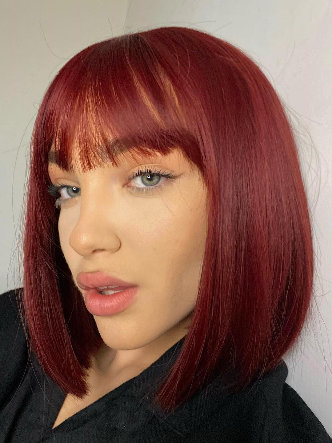 Red inverted bob wig Red inverted bob wig, short and chic: Flavia Annabelles Wigs
