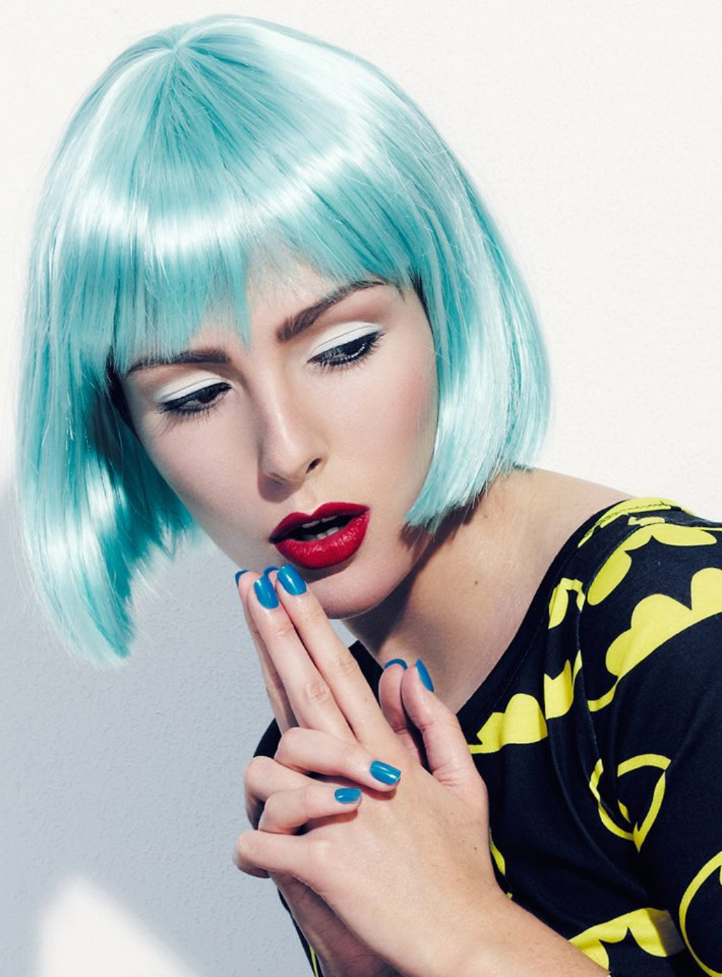 Turquoise bob wig with full fringe: Iris