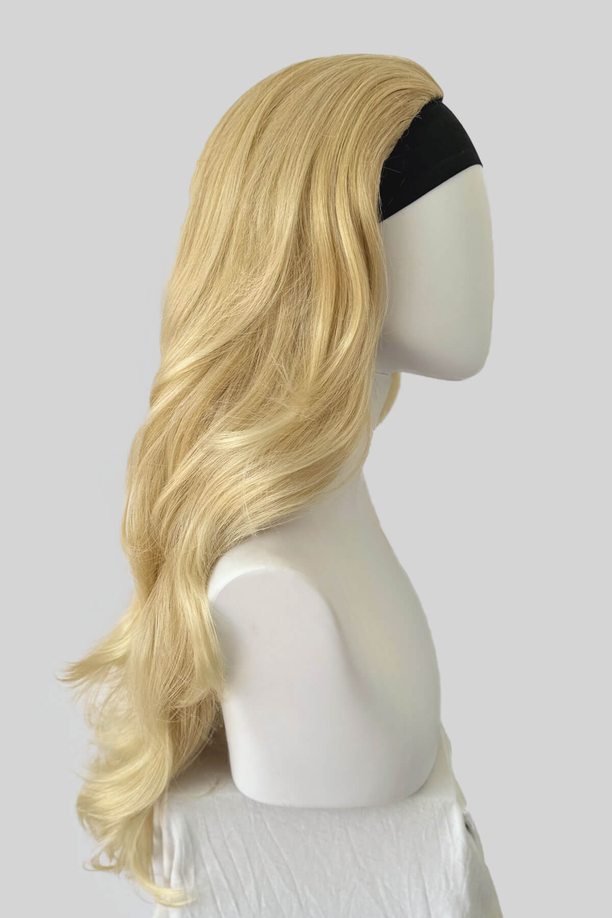 Long blonde half wig hairpiece (3/4 wig) loose curls: Frankii blonde 24BT613 from the side