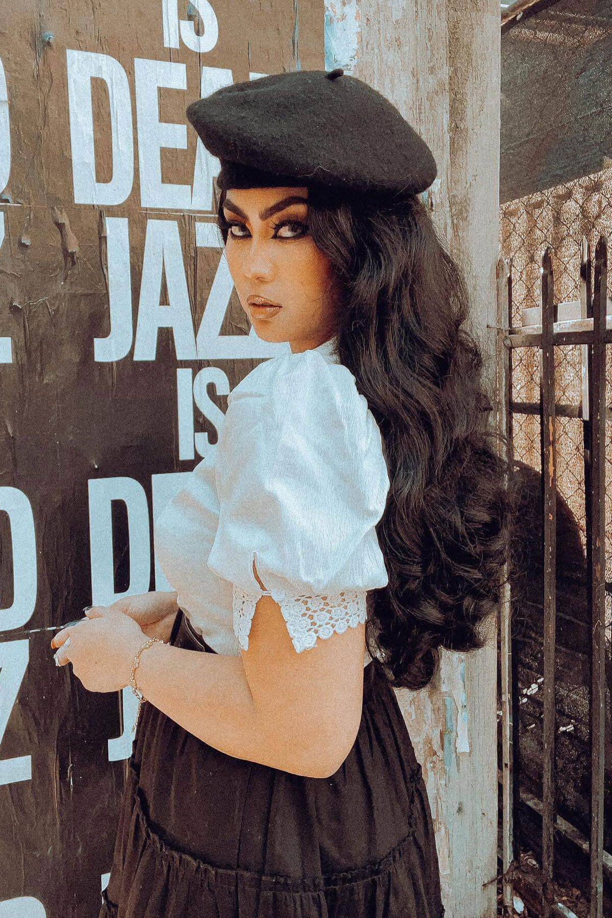 Long black pinup style wig with vintage hollywood waves: Veronica