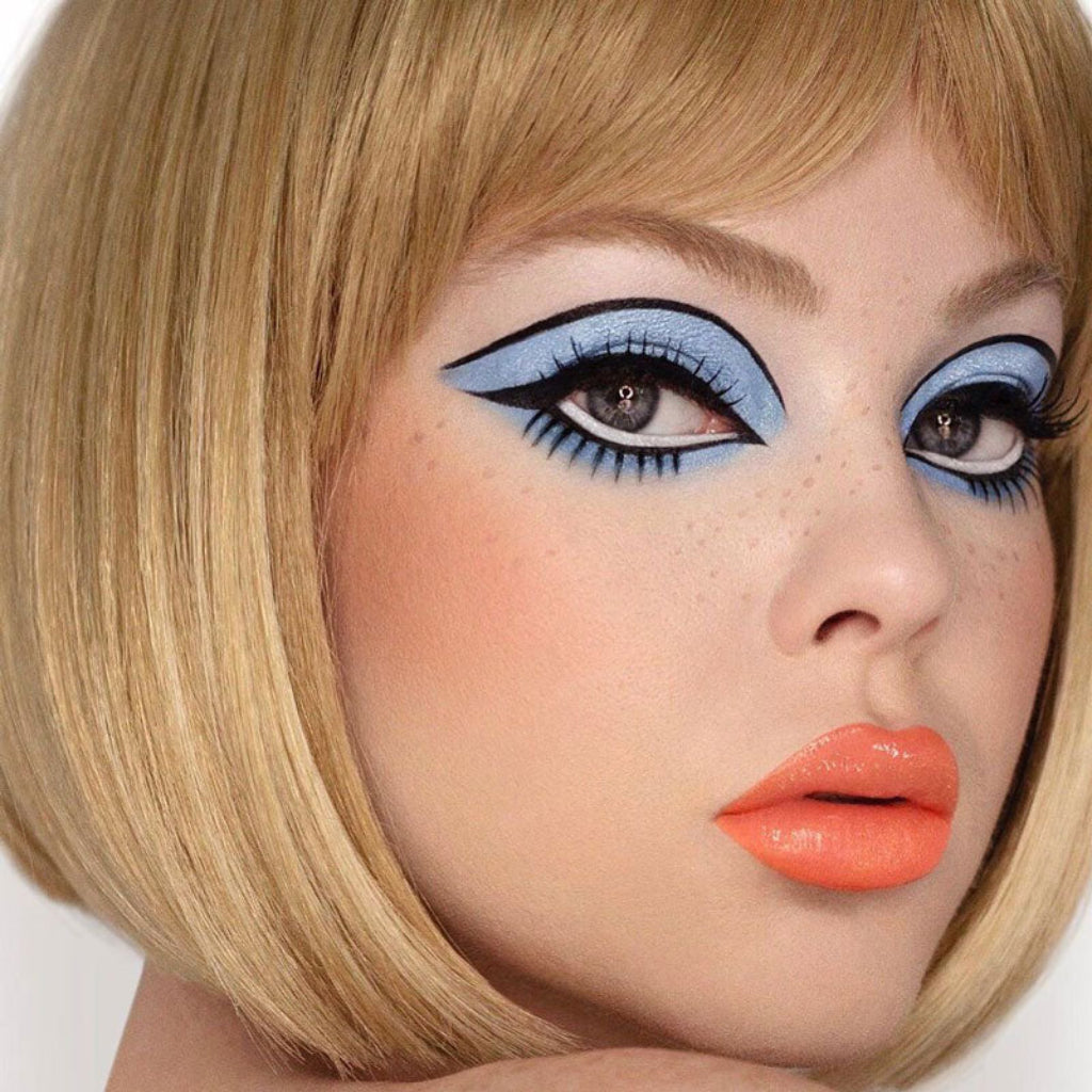 Blunt blonde bob wig with fringe: Gracie