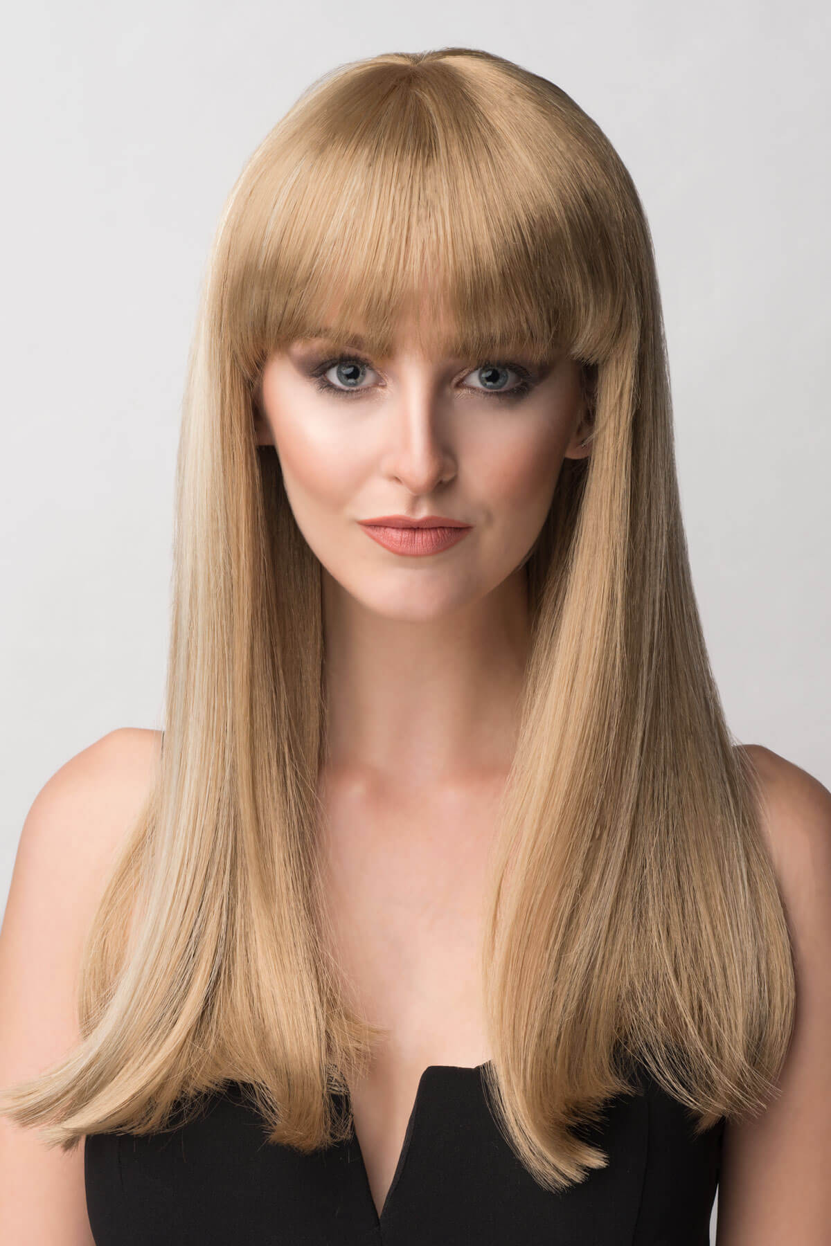 Long blonde wig with Highlights and straight fringe: Tilly