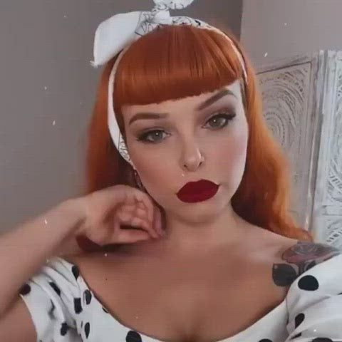 Ginger pinup style wig with short fringe and gentle waves, 1950s style: Vida video