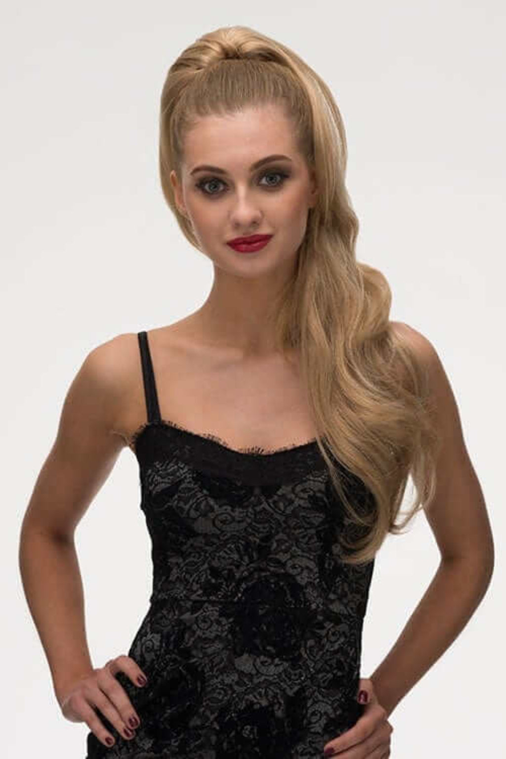 Clip-in ponytail hairpiece extension: Olivia blonde 24BH613