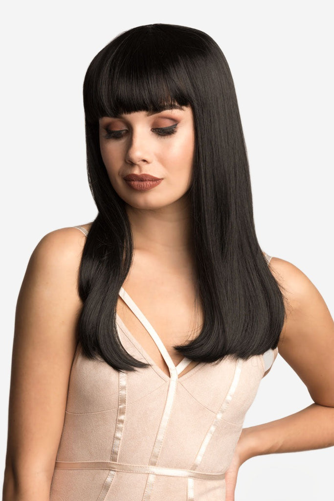 Long straight black wig with straight fringe: Carmen